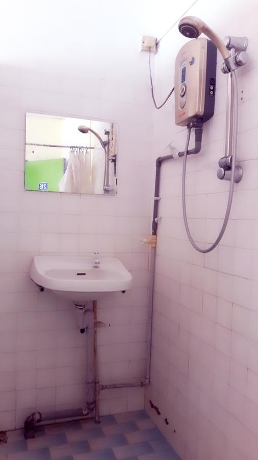 קואנטאן Hotel Makmur מראה חיצוני תמונה